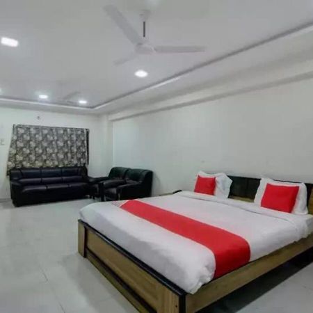 Hotel Santoshi Hometel Raichur ภายนอก รูปภาพ