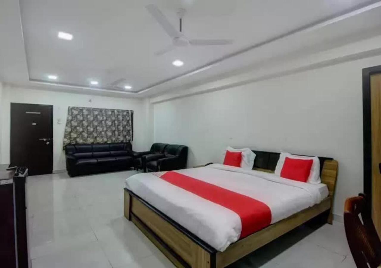 Hotel Santoshi Hometel Raichur ภายนอก รูปภาพ
