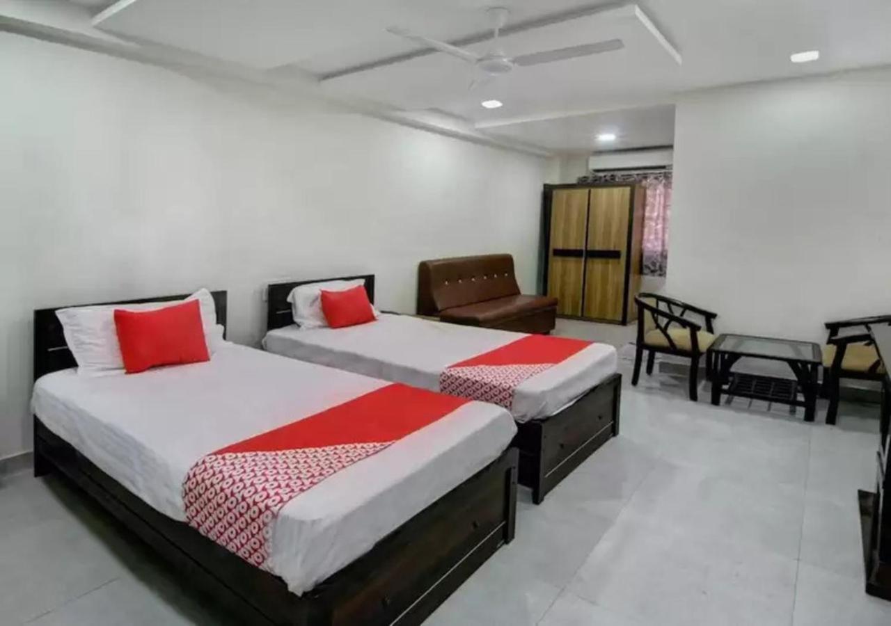 Hotel Santoshi Hometel Raichur ภายนอก รูปภาพ