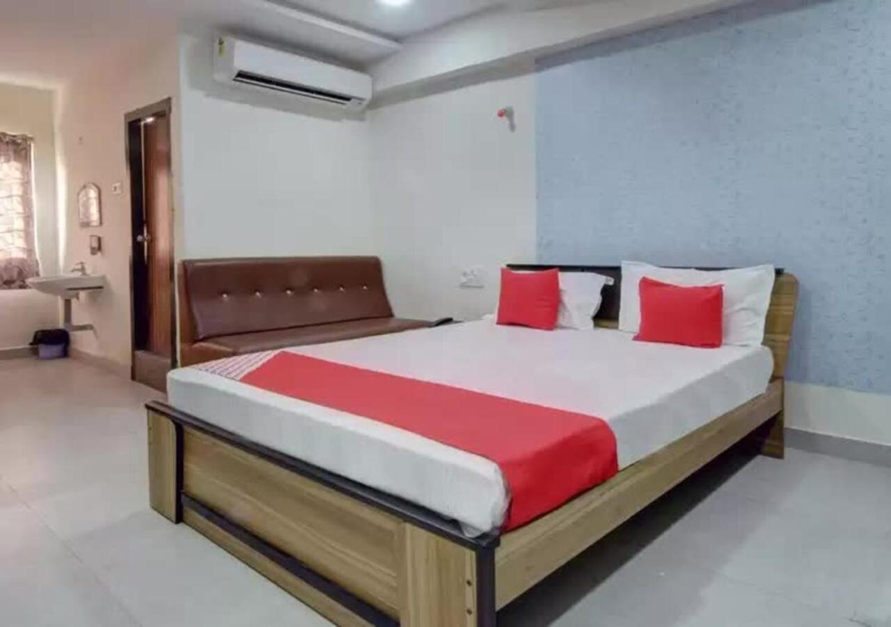 Hotel Santoshi Hometel Raichur ภายนอก รูปภาพ