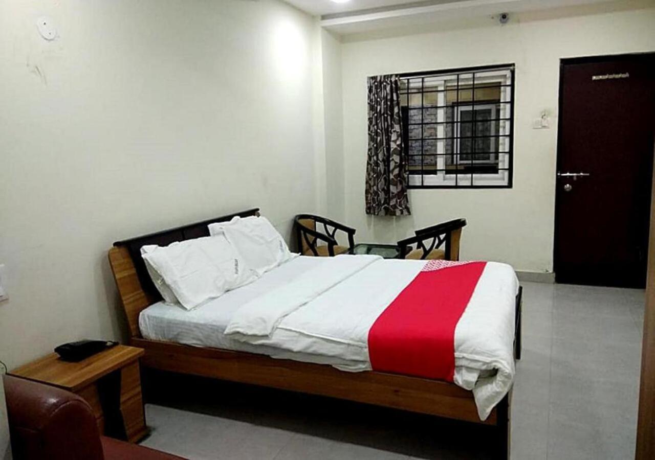 Hotel Santoshi Hometel Raichur ภายนอก รูปภาพ