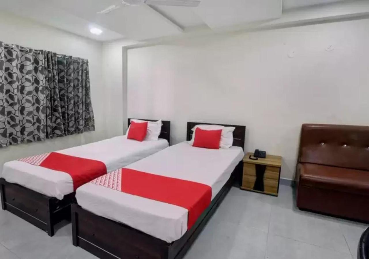 Hotel Santoshi Hometel Raichur ภายนอก รูปภาพ