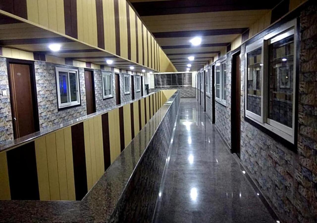 Hotel Santoshi Hometel Raichur ภายนอก รูปภาพ