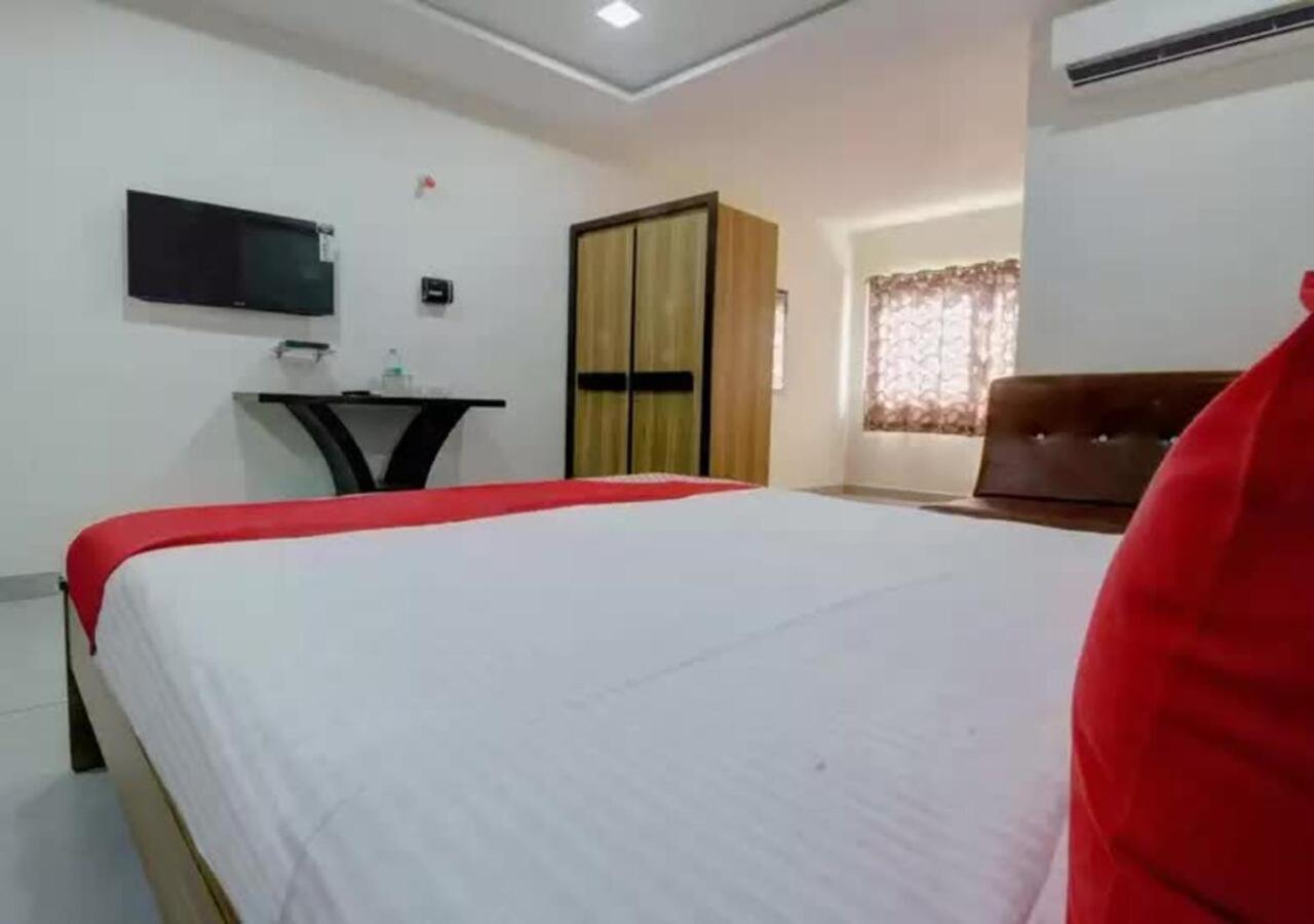 Hotel Santoshi Hometel Raichur ภายนอก รูปภาพ