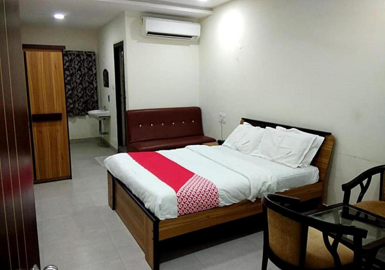 Hotel Santoshi Hometel Raichur ภายนอก รูปภาพ