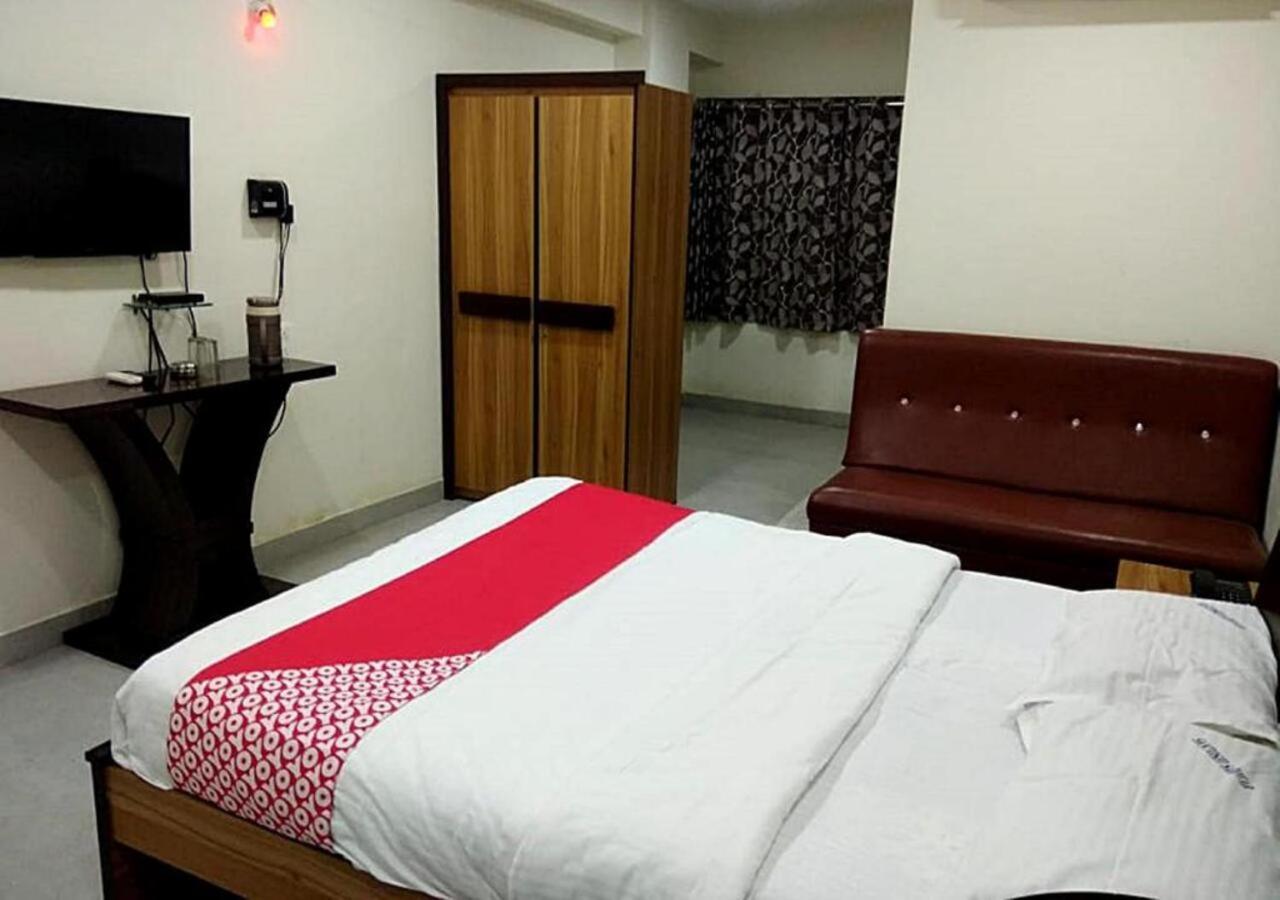 Hotel Santoshi Hometel Raichur ภายนอก รูปภาพ